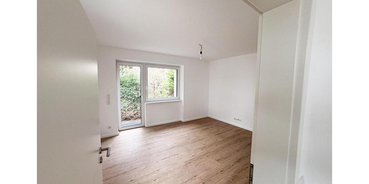 Erstbezug nach Sanierung: Moderne Praxis- oder Bürofläche mit eigenem Zugang zimmer