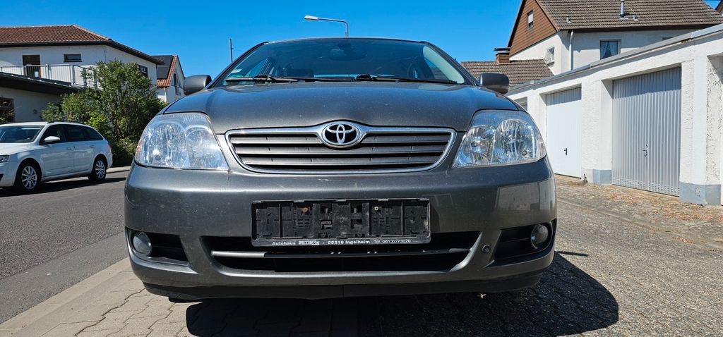 Toyota Corolla 148.657 km 2.800 &euro; Wiesbaden 65201