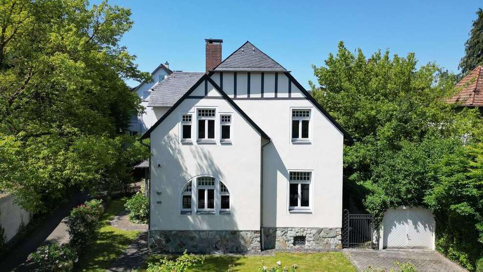 Haus zum Kaufen in Wiesbaden 1.475.000 € 281 m²