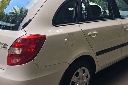 Skoda Fabia 142.532 km 4.499 &euro; Schlangenbad 65388