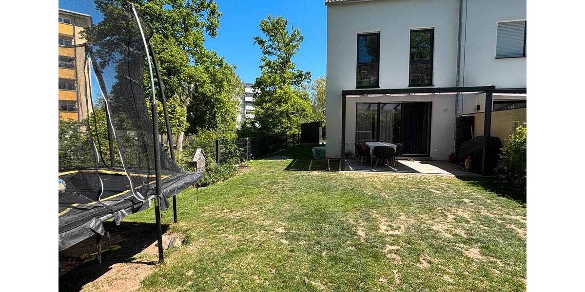 Reihenhaus Rüsselsheim am Main - 6 Zimmer, 144 m&sup2;, 2.300&euro; | Angebot:26536363