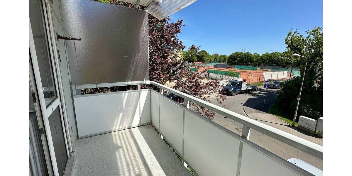 Etagenwohnung Wiesbaden Biebrich - 4 Zimmer, 85 m&sup2;, 1.150&euro; | Angebot:26388724