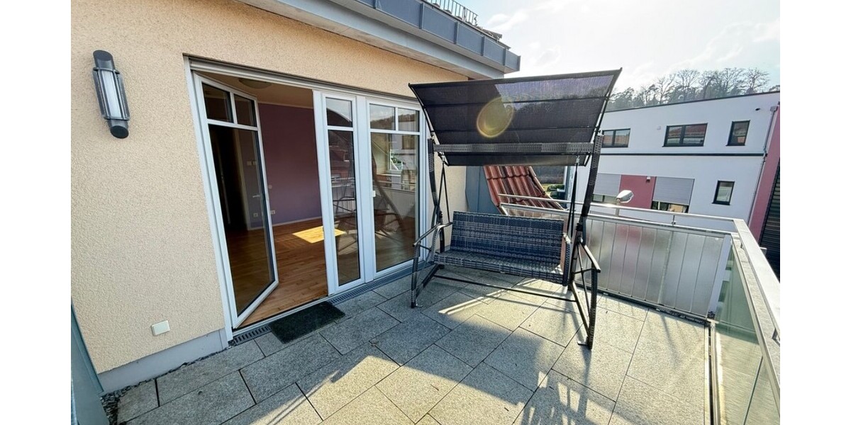 Hofheim: Seniorenresidenz mit Penthousefeeling! Charmante 3-Zimmerwohnung in zentraler Lage - Etagenwohnung Hofheim | Angebot:25539425