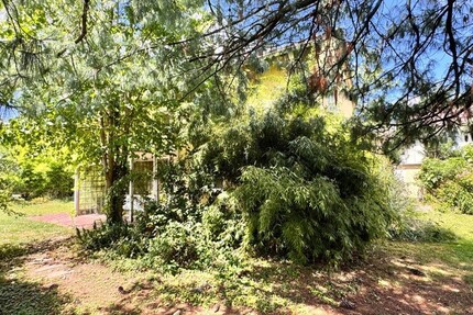 *Marxheim! Abrissgrundstück mit Altsubstanz in ruhiger Lage – Bebaubar mit EFH, DH o. 2-FH* 1 zimmer