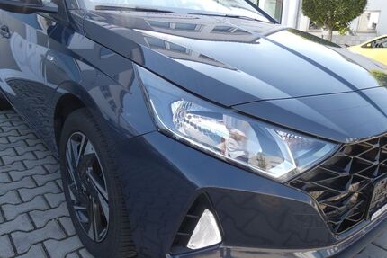 Hyundai i20 61.401 km 14.999 € Mainz 55120