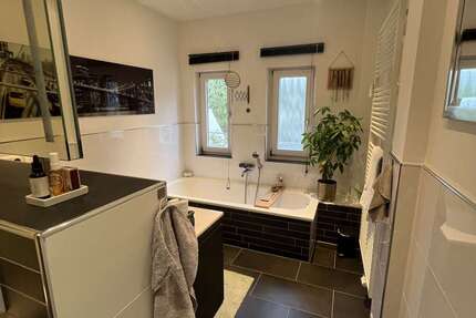 Wohnung Wiesbaden Biebrich - 5 Zimmer, 205 m&sup2;, 3.000&euro; | Angebot:27589170