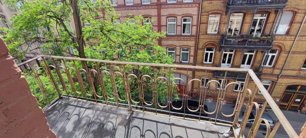 Freie 3-Zimmer-Wohnung mit Balkon in zentraler Lage!