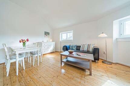 Wohnung Frankfurt Westend Süd - 2 Zimmer, 75 m&sup2;, 1.650&euro; | Angebot:26681159