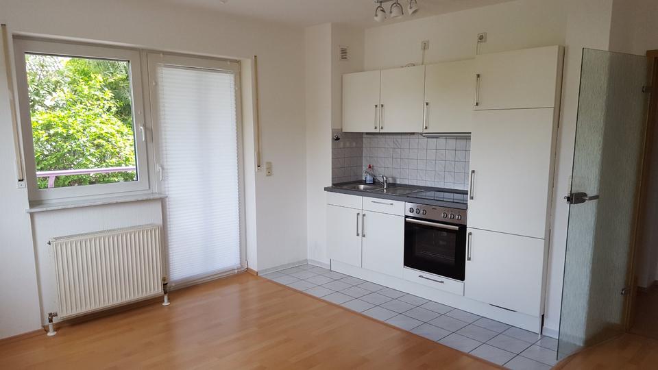 Helle Einzimmerwohnung (EG, 33 m², Balkon) mit 5 Stellplätzen 1 zimmer