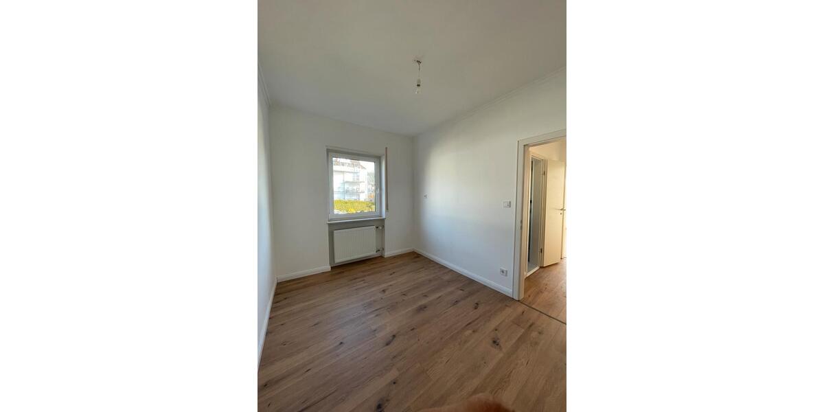 Etagenwohnung Wiesbaden Südost - 3 Zimmer, 86 m&sup2;, 1.490&euro; | Angebot:25088074
