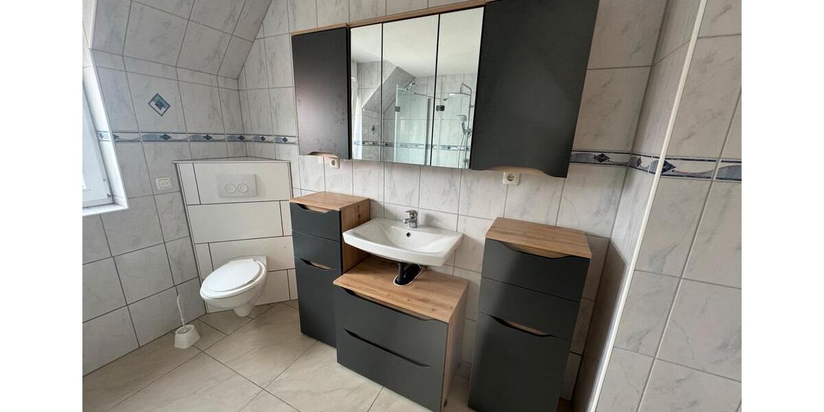 Etagenwohnung Rüsselsheim am Main - 3 Zimmer, 97 m&sup2;, 1.690&euro; | Angebot:26661979