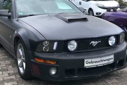 Ford Mustang 145.000 km 9.900 &euro; Mainz-Kastel 55252