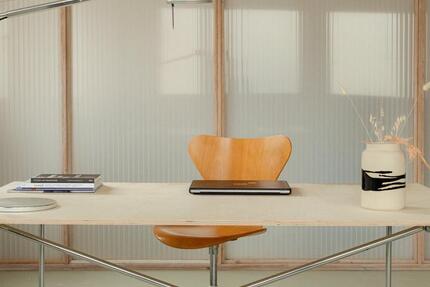 Co-WorkingStudioSchreibtischplatz zimmer