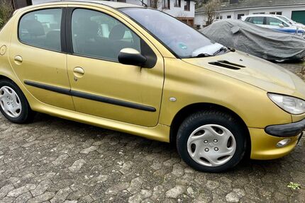 Peugeot 206 35.000 km 2.700 &euro; Wiesbaden 65207