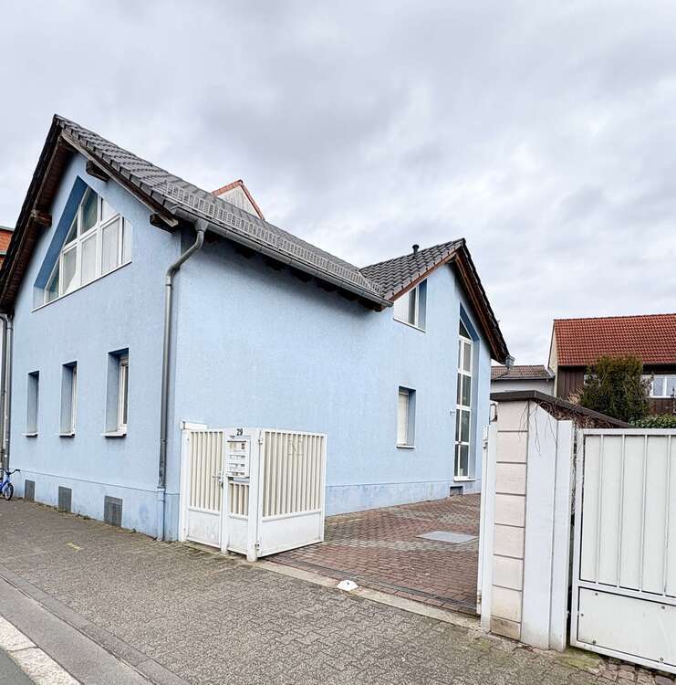 Haus zum Kaufen in Dreieich 990.000 € 390 m²