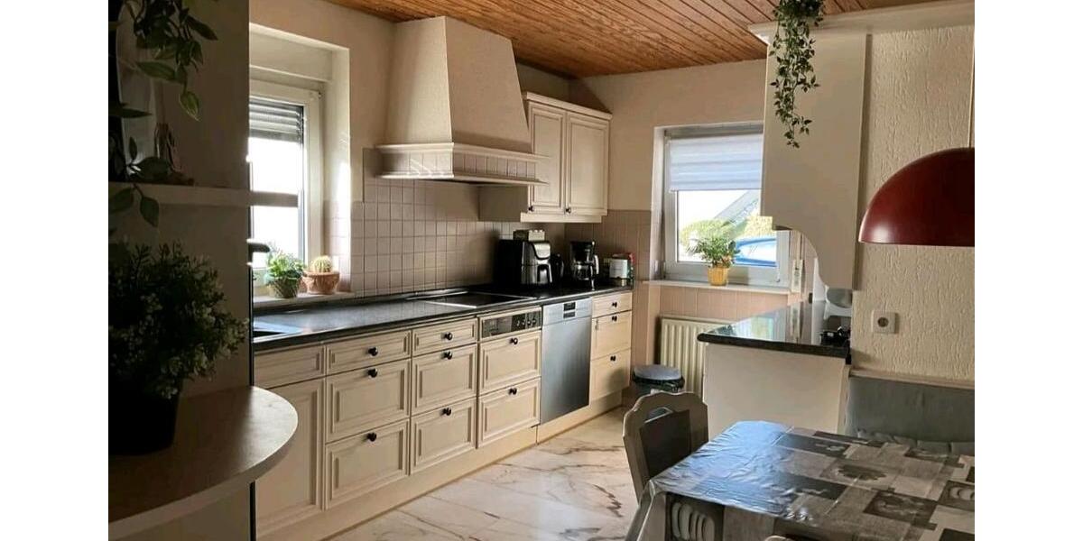 Einfamilienhaus Selters (Taunus) - 10 Zimmer, 366 m&sup2;, 469.000&euro; | Angebot:25406953