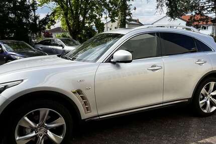 INFINITI QX70 175.000 km 14.495 &euro; Ingelheim 55218
