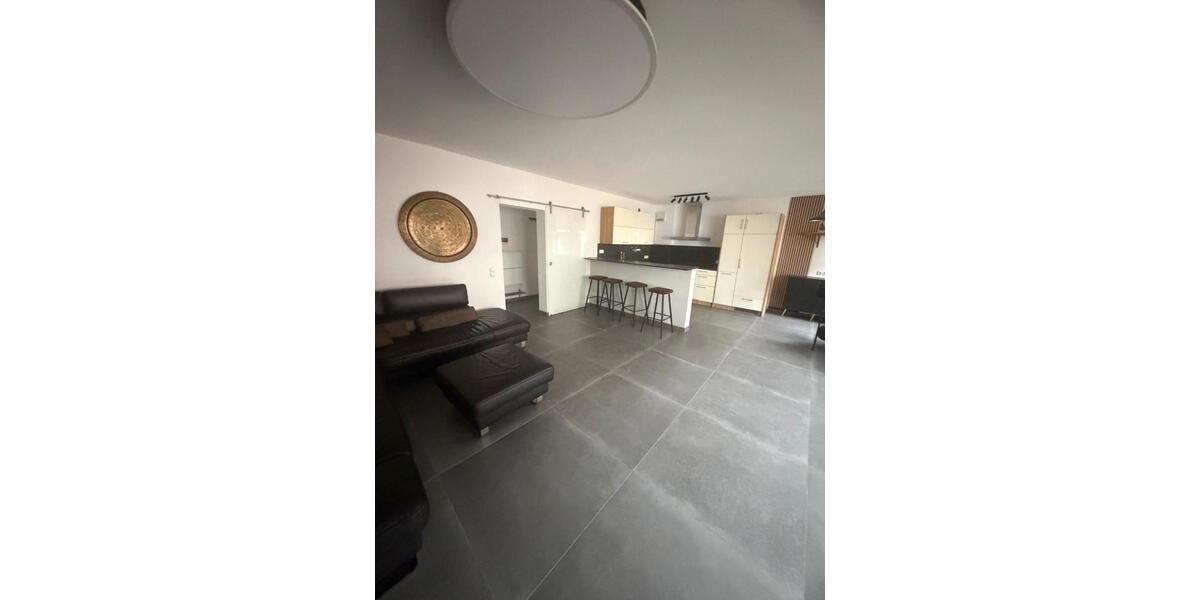Etagenwohnung Wiesbaden Biebrich - 2 Zimmer, 73 m&sup2;, 310.000&euro; | Angebot:26221786
