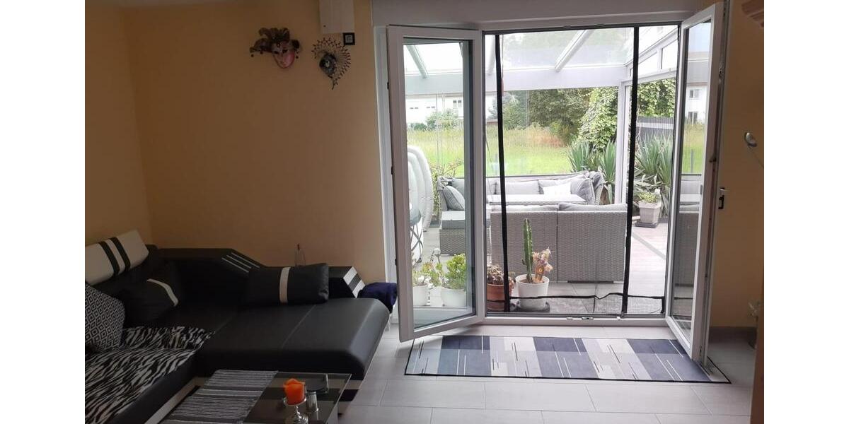 Sehr schöne Doppelhaus- Hälfte mit Wintergarten 6 zimmer