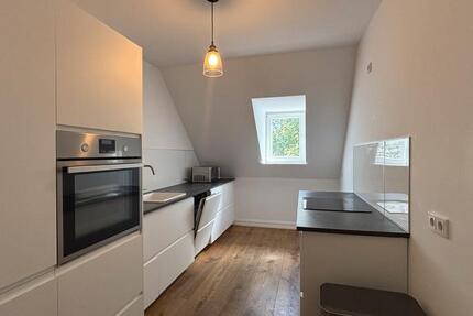 *ELEGANT 4-ROOM APARTMENT IN PRIME VILLA DISTRICT, JUST 4 MINUTES FROM THE CITY * 4-Room, 2-Bed, 1-Full Bath, AC, zimmer