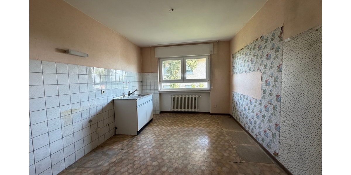 Attraktives Mehrfamilienhaus mit Potenzial in Wiesbaden Biebrich - Mehrfamilienhaus, Wohnhaus Wiesbaden Biebrich | Angebot:27210735
