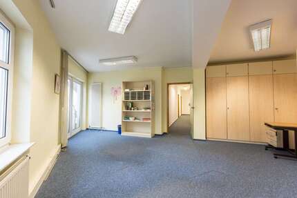 Büro in Niedernhausen 370.000 € 206.61 m² zimmer