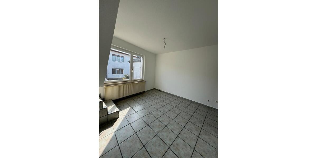 Maisonettenwohnung Taunusstein - 2.5 Zimmer, 81 m&sup2;, 1.250&euro; | Angebot:25435479