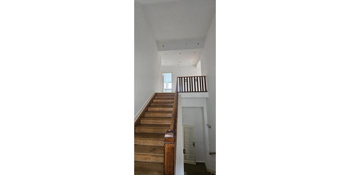 Etagenwohnung Wiesbaden Südost - 4 Zimmer, 105 m&sup2;, 1.500&euro; | Angebot:25379345