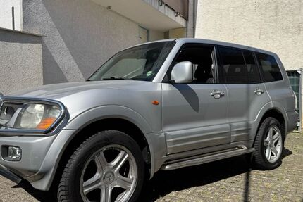 Mitsubishi Pajero 24.000 km 14.700 &euro; Wiesbaden 65207