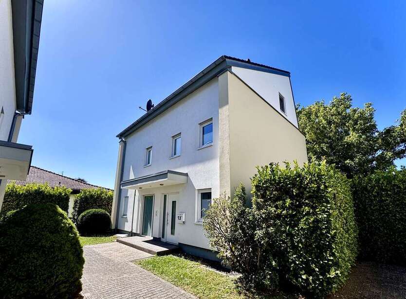 Haus zum Mieten in Wiesbaden Nordenstadt 3.550 € 215.32 m²