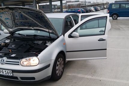 VW Golf 223.000 km 1.950 &euro; Mainz 55122