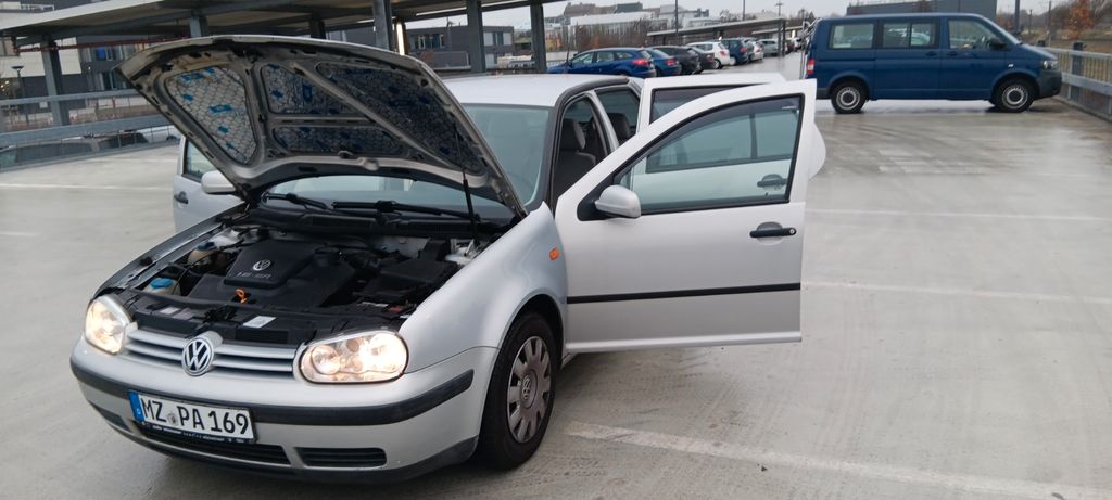 VW Golf 223.000 km 1.950 &euro; Mainz 55122
