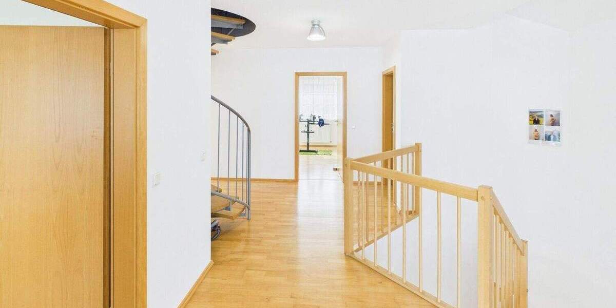 Weitläufiges und top gepflegtes Zuhause für anspruchsvolle Familien in ruhiger Lage 7 zimmer