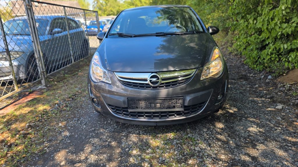 Opel Corsa 122.000 km 2.600 &euro; Wiesbaden 65203