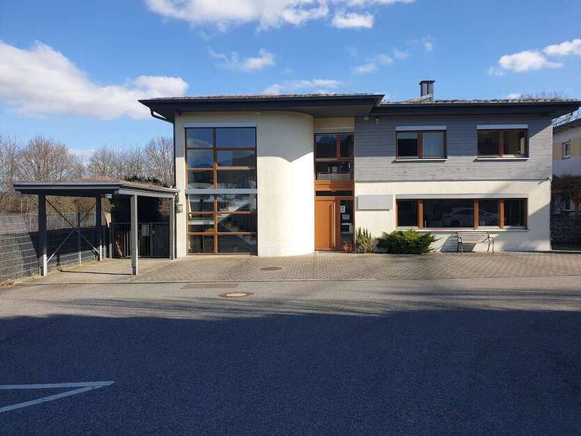 Haus zum Kaufen in Kelkheim (Taunus) 1.575.000 € 350 m²