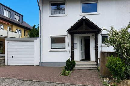 Haus Hofheim - 5 Zimmer, 178 m&sup2;, 2.720&euro; | Angebot:26857289