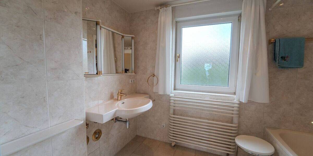 Etagenwohnung Wiesbaden Südost - 5 Zimmer, 158 m&sup2;, 649.000&euro; | Angebot:25996513