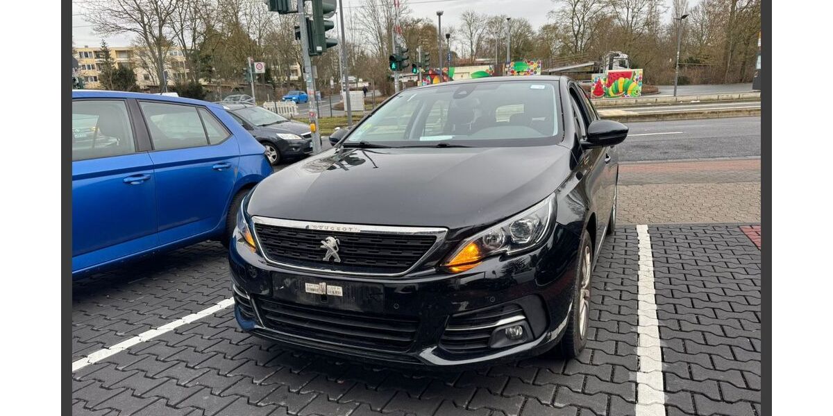Peugeot 308 135.733 km 11.990 &euro; Mainz 55128