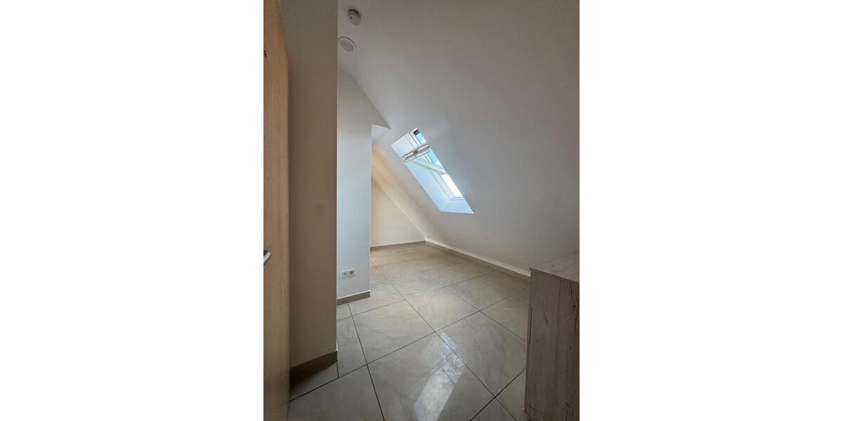 Dachgeschoßwohnung Raunheim - 2 Zimmer, 60 m&sup2;, 950&euro; | Angebot:26312767