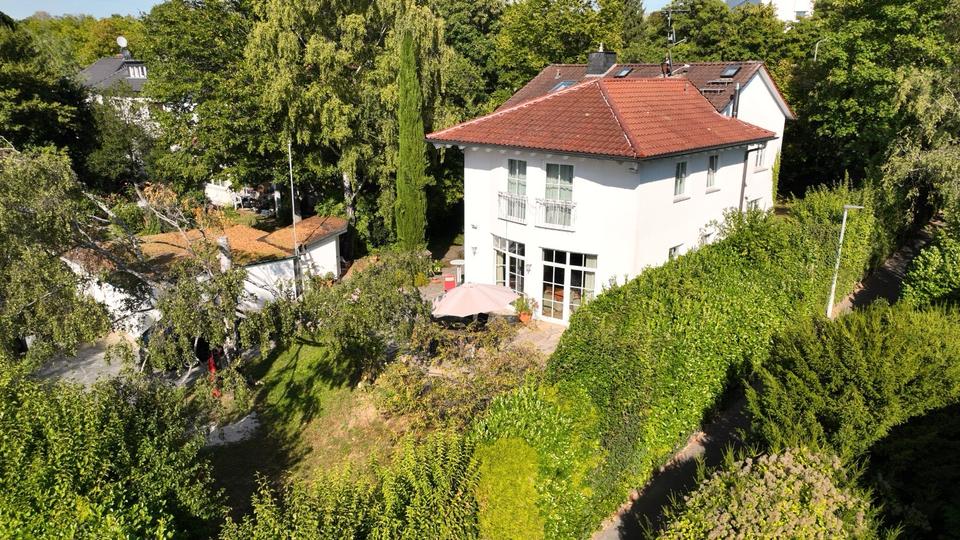 Einfamilienhaus Wiesbaden Südost - 8.5 Zimmer, 346 m&sup2;, 1.760.000&euro; | Angebot:24601262