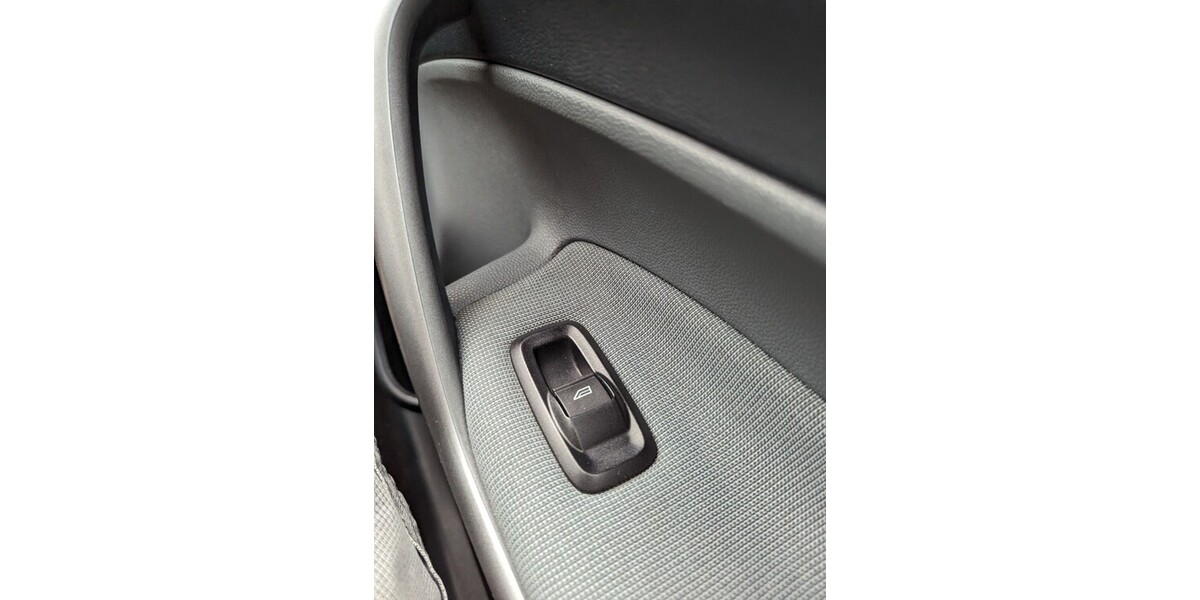 Ford Fiesta 65.530 km 5.300 € Wiesbaden 65183