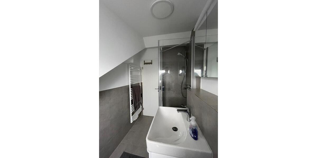 2-Zimmer 50 m² Dachwohnung in Gustavsburg + Kellerraum 2 zimmer