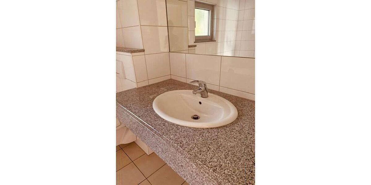 Etagenwohnung Wiesbaden Sonnenberg - 3 Zimmer, 93 m&sup2;, 1.450&euro; | Angebot:26930276