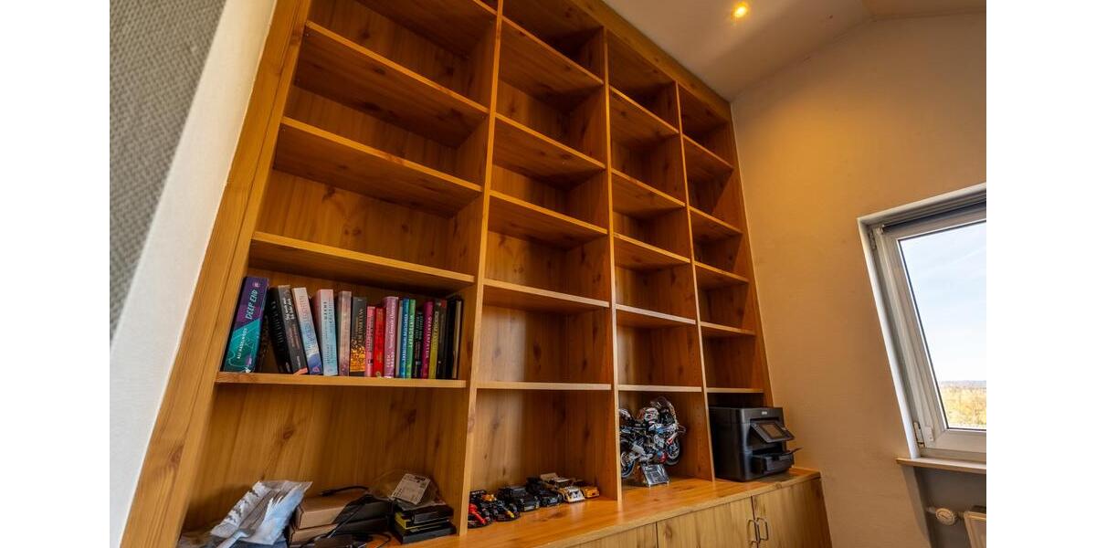 Dachgeschoßwohnung Wiesbaden Mainz-Amöneburg - 2.5 Zimmer, 104 m&sup2;, 1.200&euro; | Angebot:26547082