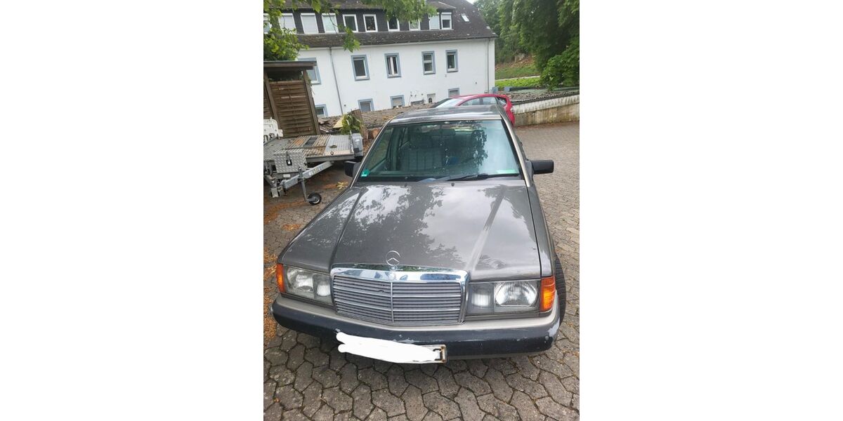 Mercedes-Benz 190 306.000 km 2.600 &euro; Mainz 55118
