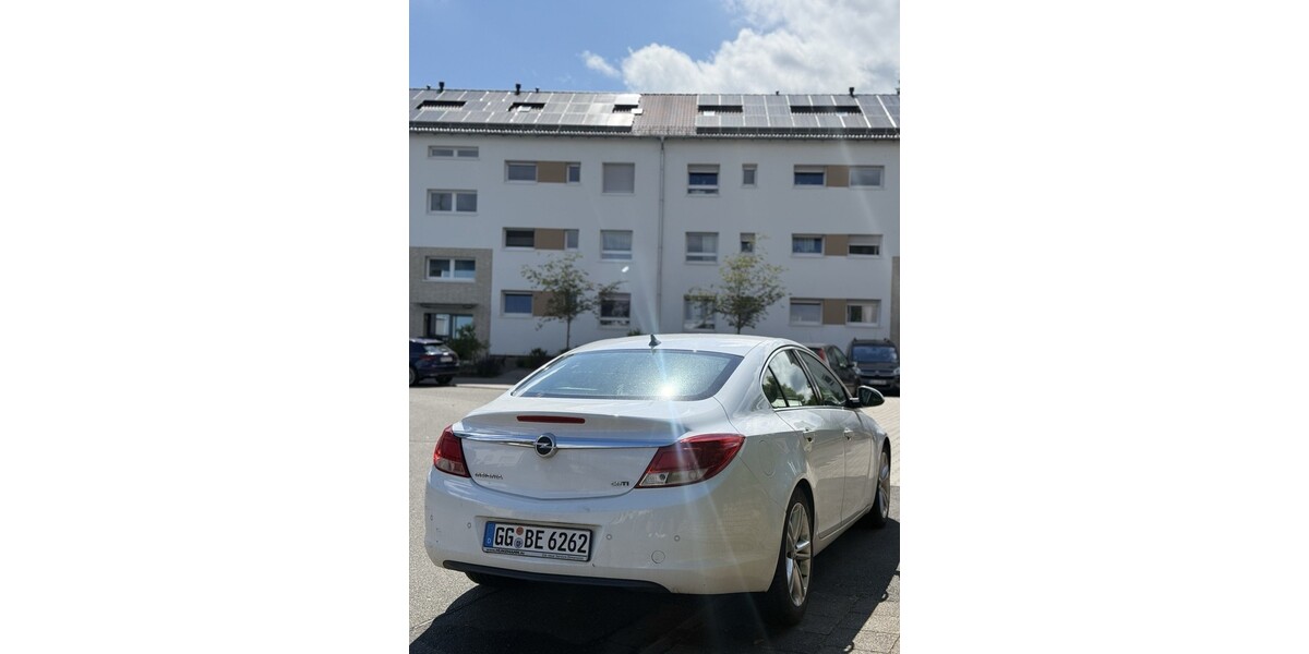 Opel Insignia 180.000 km 5.200 € Rüsselsheim am Main 65428