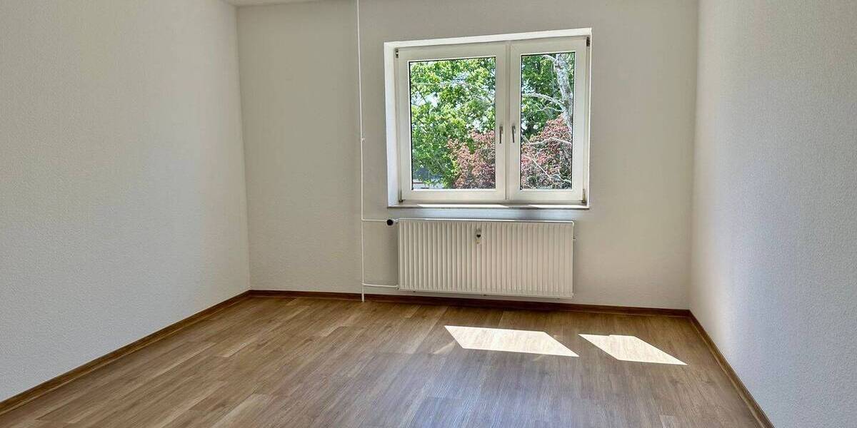 Etagenwohnung Wiesbaden Biebrich - 4 Zimmer, 85 m&sup2;, 1.150&euro; | Angebot:26388724