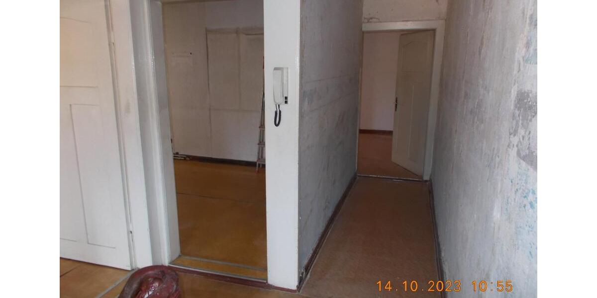 Reihenhaus Frankfurt am Main Niederrad - 10 Zimmer, 137 m&sup2;, 58.000&euro; | Angebot:16960480