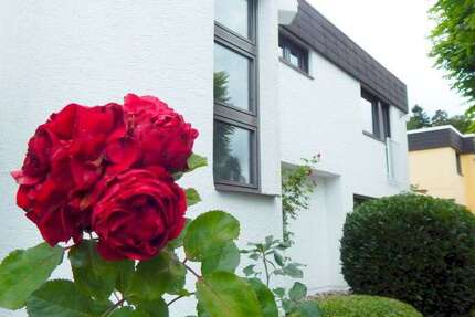 Haus Taunusstein - 5 Zimmer, 218 m&sup2;, 3.226&euro; | Angebot:27469922