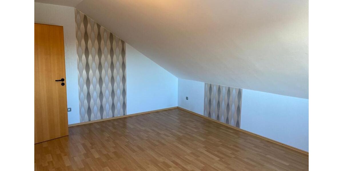 Dachgeschoßwohnung Hünfelden - 2 Zimmer, 100 m&sup2;, 800&euro; | Angebot:24868904